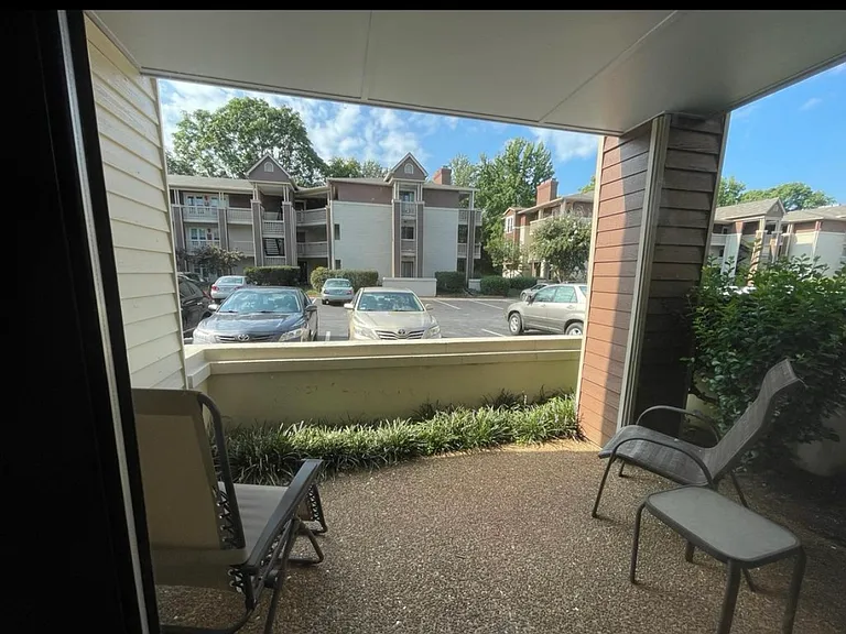 237 Hillsboro Pl — Photo 15