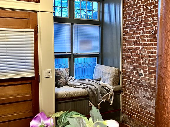 3rd image of 15 Kenyon St Floor 1