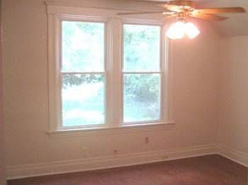 4th image of 4584 Hamilton Ave