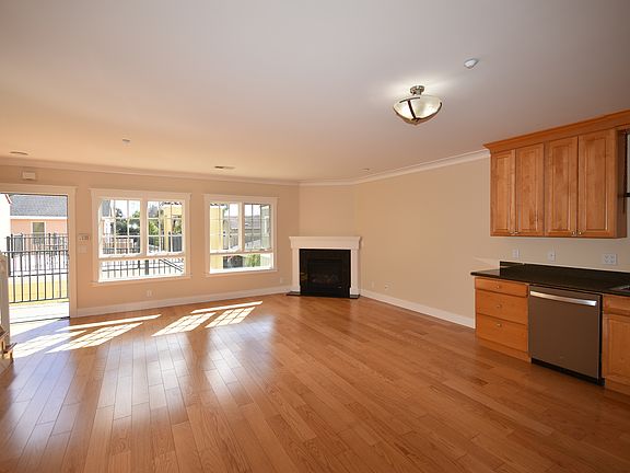 5th image of 1705 Palm Ave APT 17