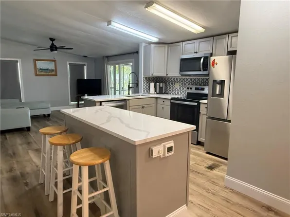 10251 Wales LOOP, BONITA SPRINGS, FL 34135