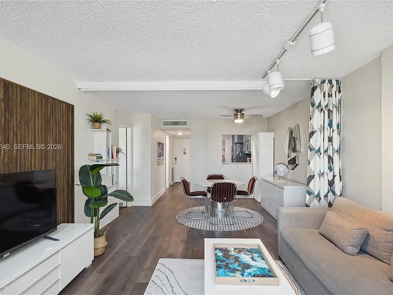 1020 Meridian Ave #403 — Photo 6