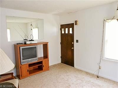 5th image of 1122 Lindsay Ave