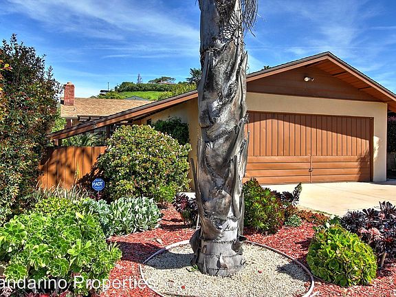 3rd image of 2320 Cliff Dr