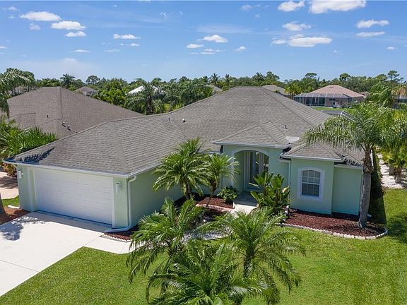 2nd image of 356 NW Emilia Way