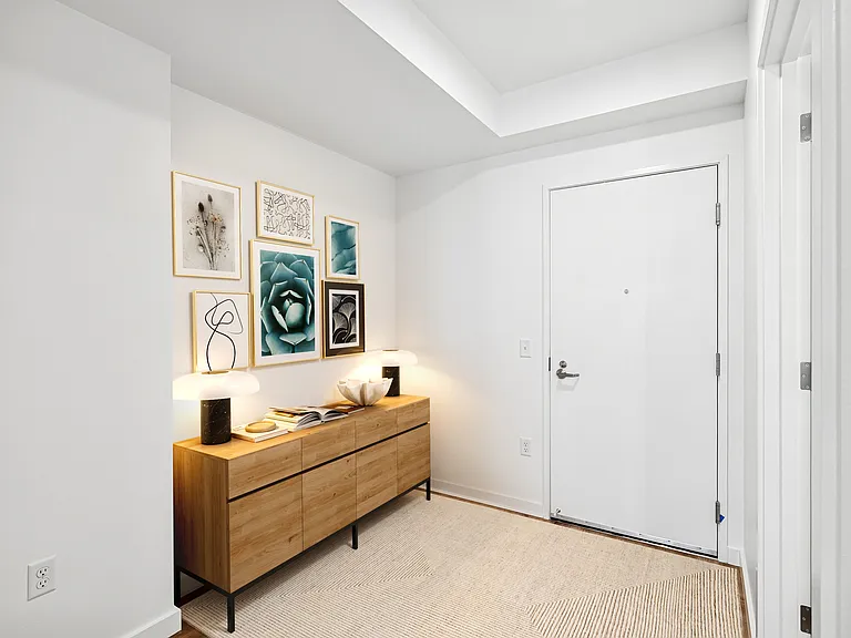 Studio | Foyer