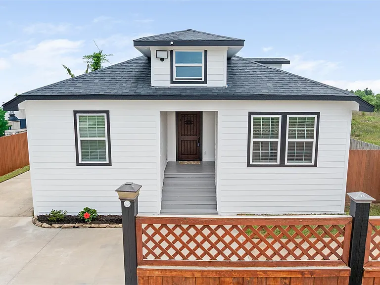 1244 Road 5705 — Photo 1