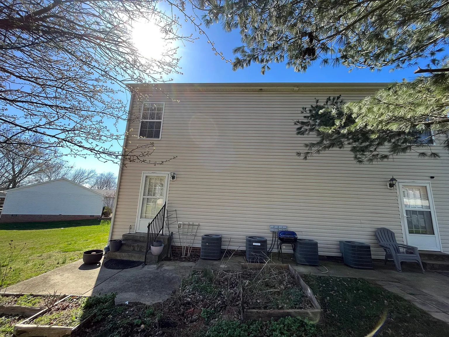 210 Wilmington Ct — Photo 3