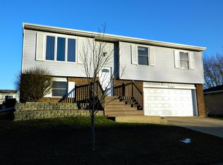 2202 Hollandale Dr, Valparaiso, IN 46383