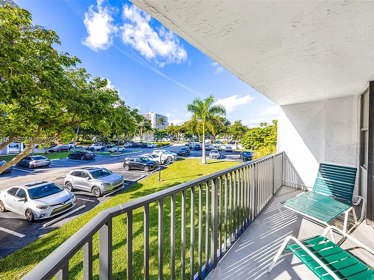 800 Parkview Dr #230 — Photo 18