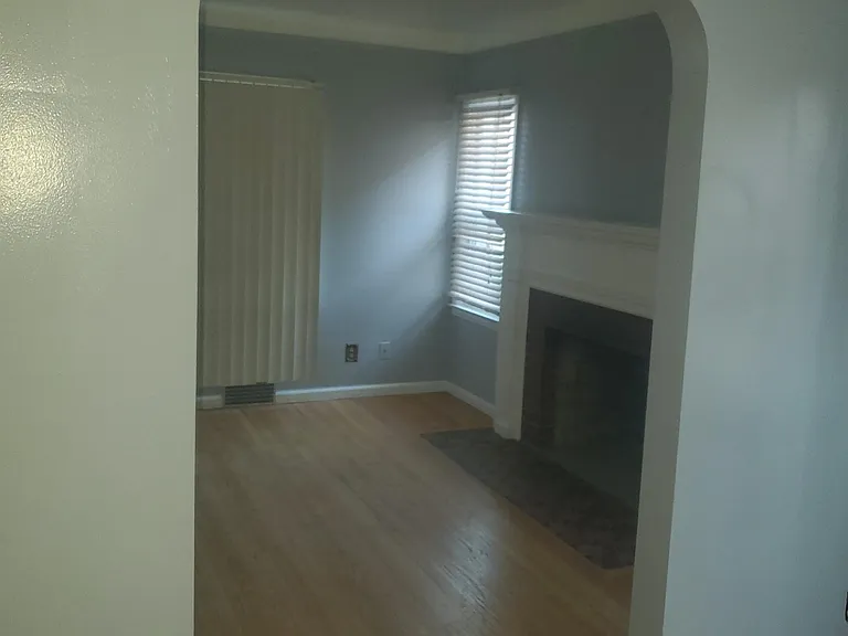 15736 Biltmore St — Photo 11