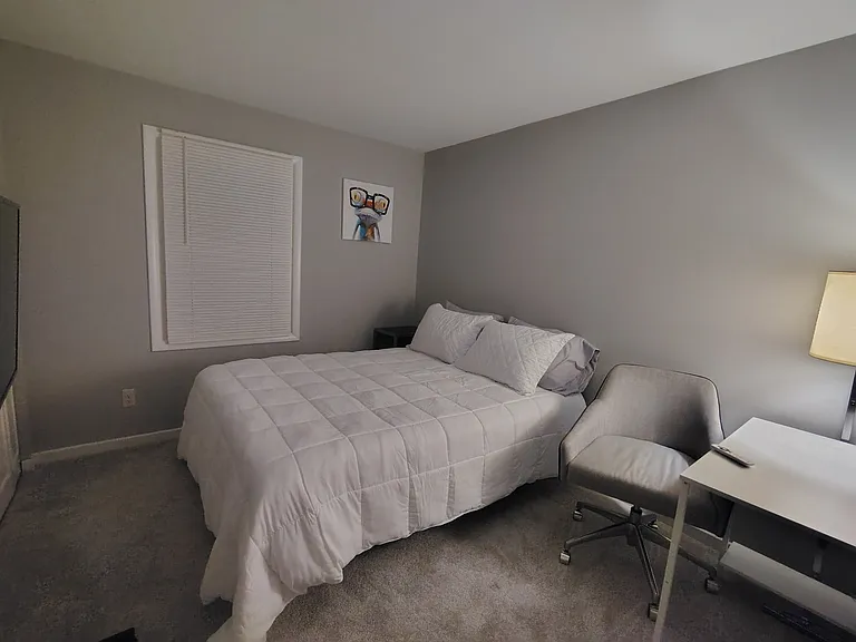 Two Hills Ct — Photo 2