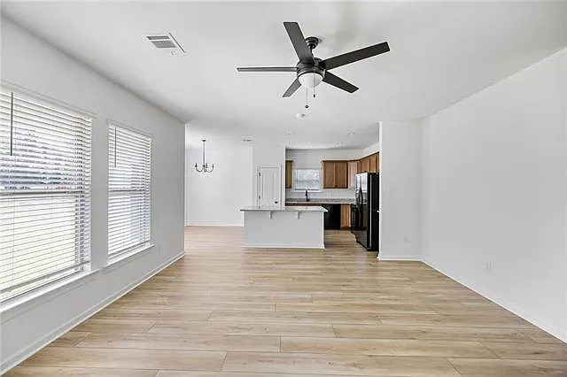 4 bed, 2.0 bath, 1820 sqft, $1,850 — Photo 3