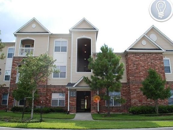 3rd image of Wortham Center Dr