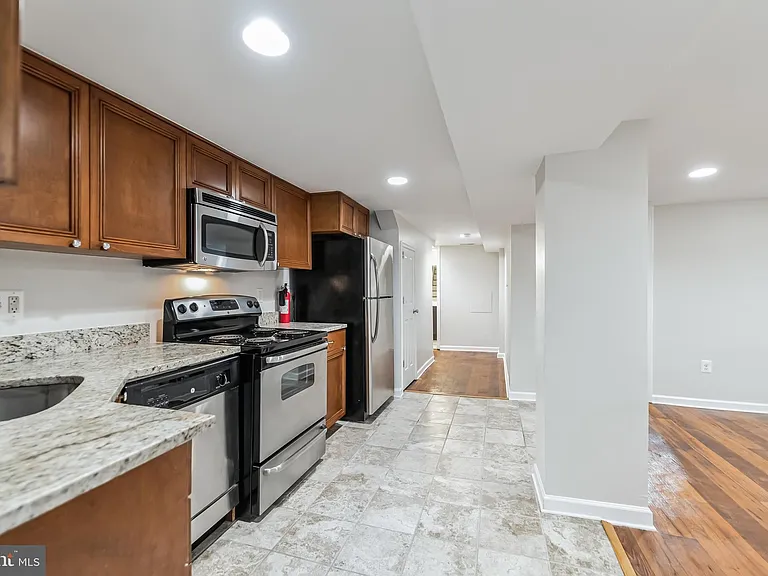 2411 N Capitol St NE #B — Photo 7