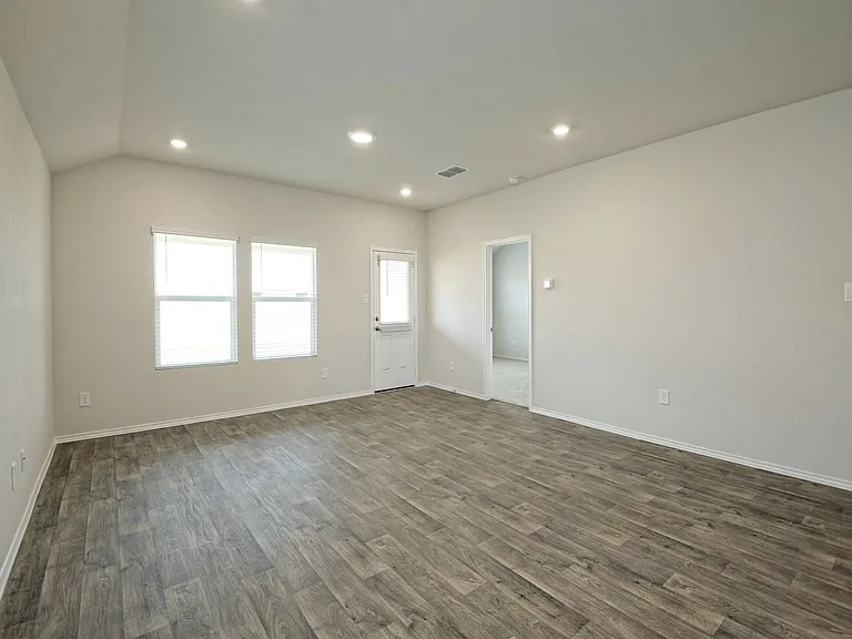 771 Monarch Dr — Photo 8