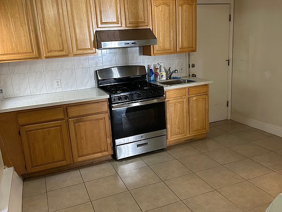5th image of 2354 38th Ave