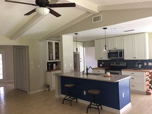 5th image of 1332 Lucaya Ave