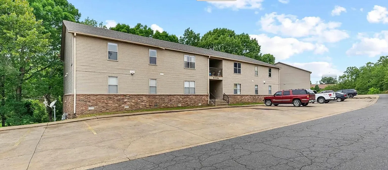 2 bed, 1100 sqft, $1,100 — Photo 1