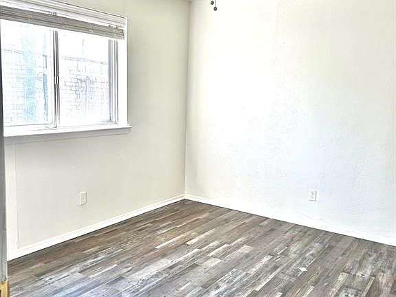 3rd image of 834 Quebec Dr #834
