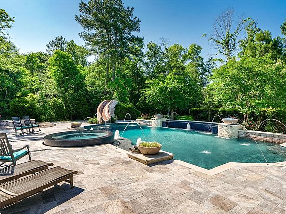 5th image of 859 Eagle Pointe Dr