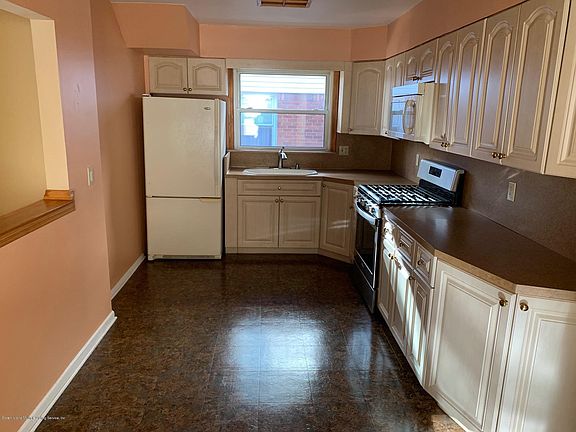 3rd image of 378 Virginia Ave
