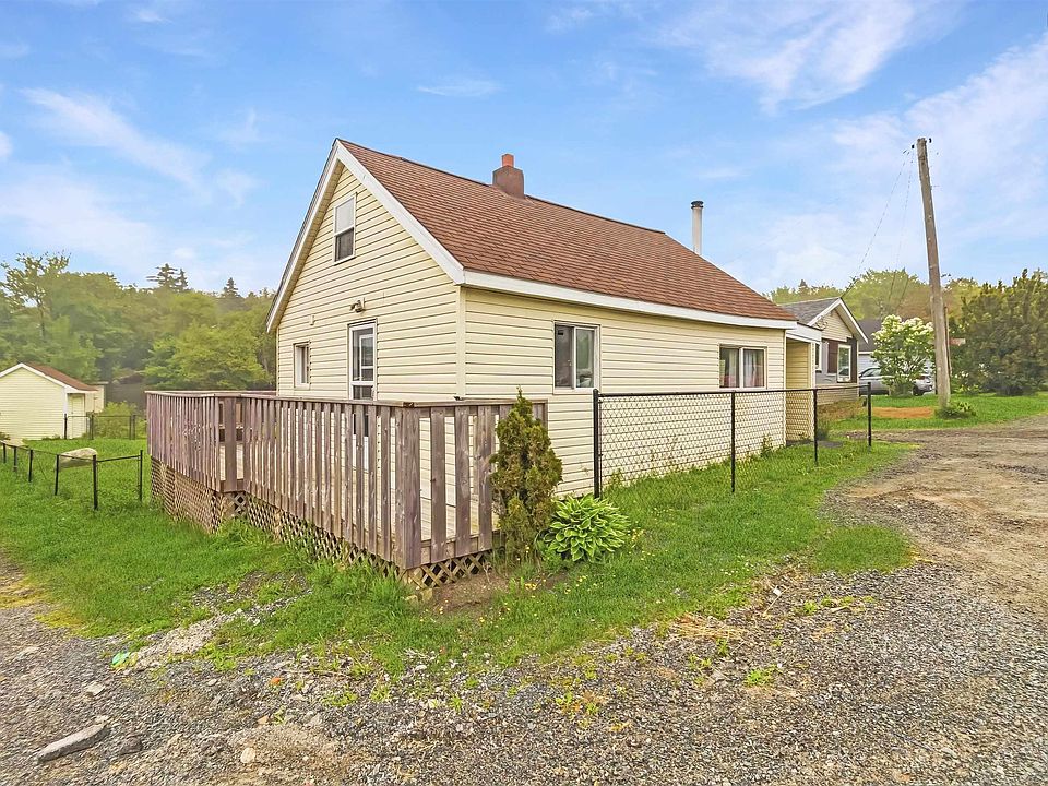 1st image of 865 Prospect Rd