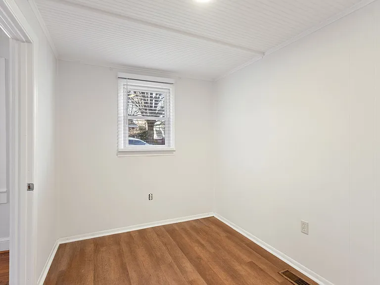 537 Huston St — Photo 6