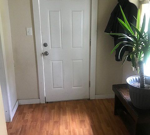 2nd image of 423 N Kansas Ave