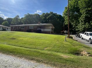 593 N Oakdale St, Asheboro, NC 27205