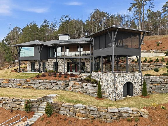 3rd image of 303 County Road 378