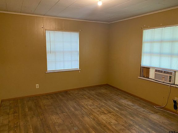 4th image of 204 Garner Ln
