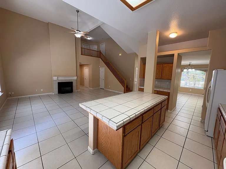703 W Russell Ave — Photo 29