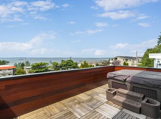 1009 11th St, Bellingham, WA 98225