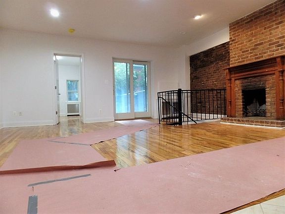 3rd image of 154 W 74th St APT 1B