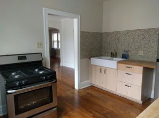 6910 Cermak Rd APT 101, Berwyn, IL 60402