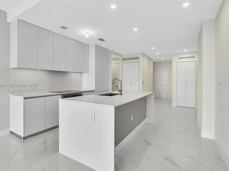 700 NE 24th St #5404 — Photo 25