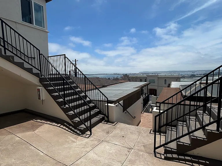 3007 Columbia St — Photo 9