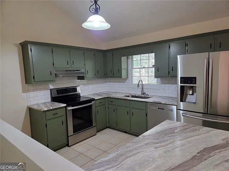 984 Overlook Dr — Photo 7