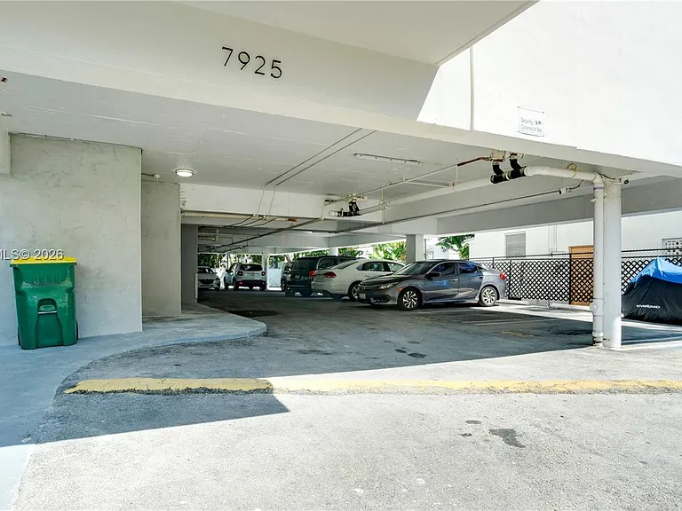 7925 Carlyle Ave #403 — Photo 27