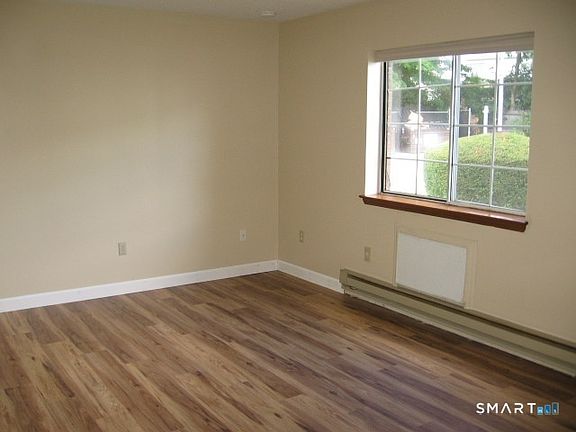 3rd image of 975 Meriden Rd APT 117