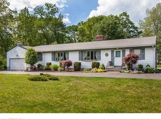 19 Woodbine Rd, Woodbridge, CT 06525