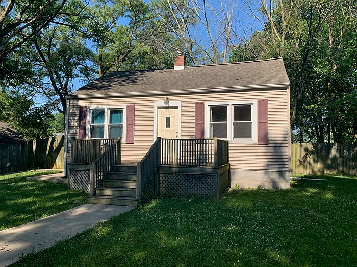 1st image of 810 E Wilson Ave