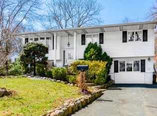 192 Rose Rd, West Nyack, NY 10994