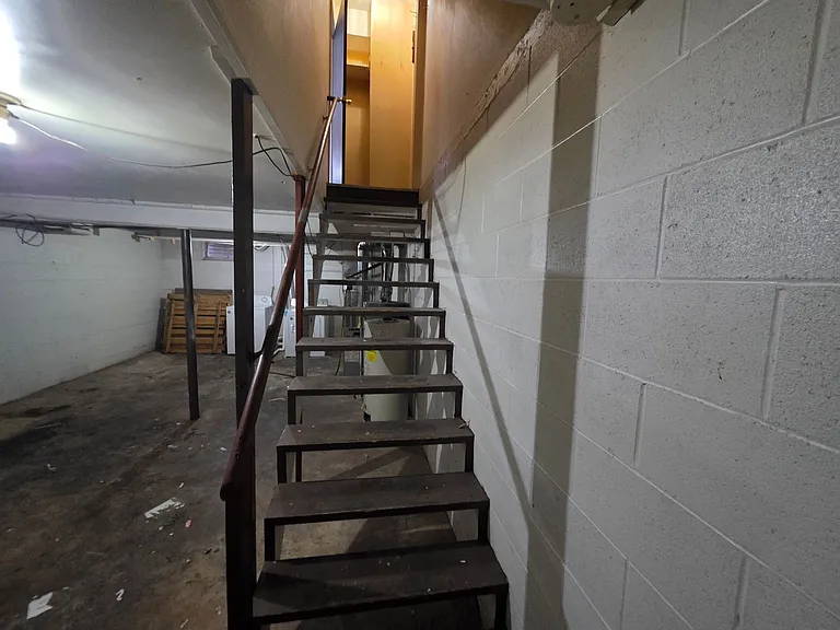 342 E Park Ave — Photo 16