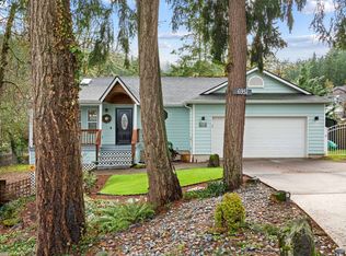 6951 Glacier Dr, Springfield, OR 97478