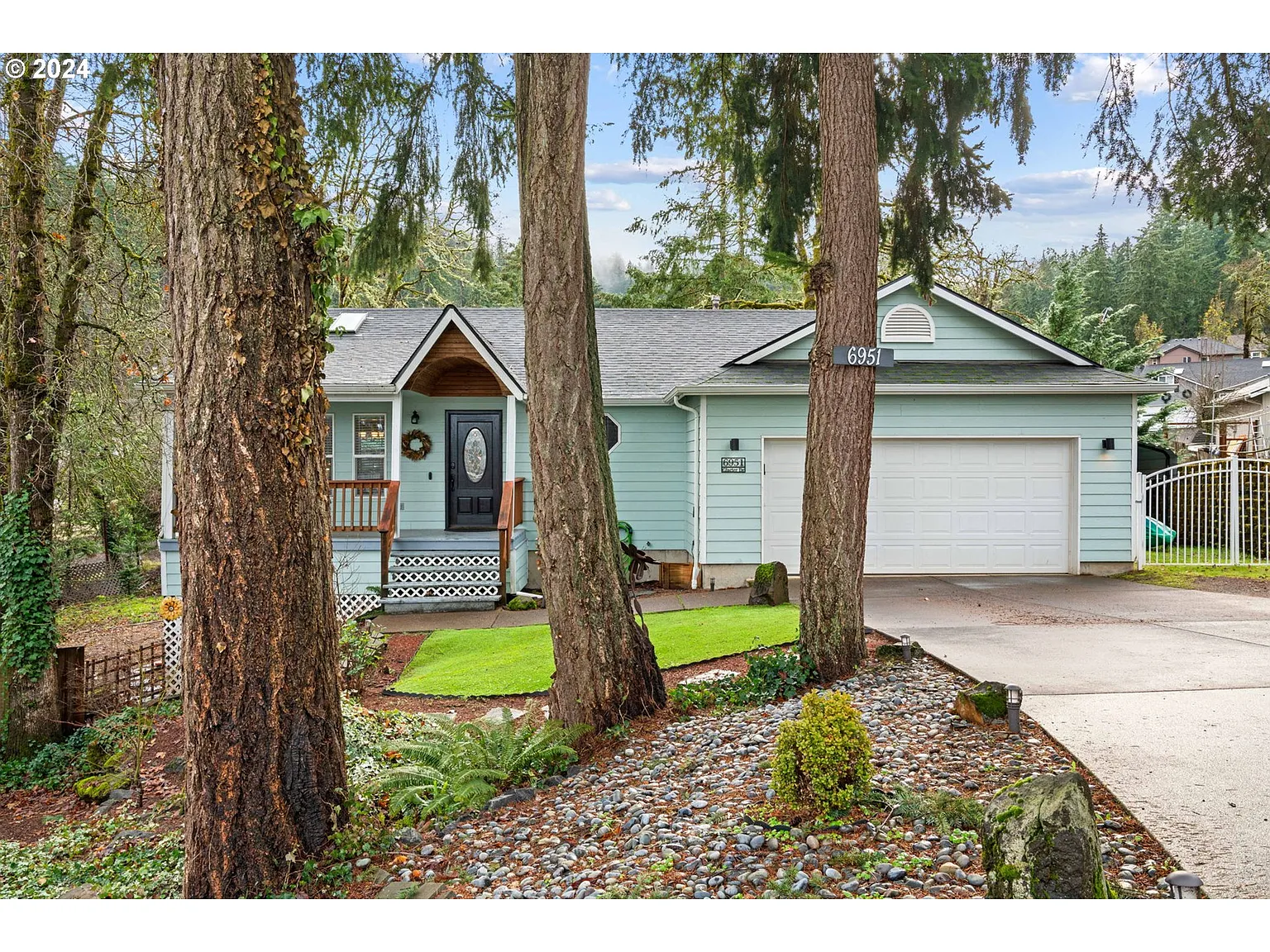 6951 Glacier Dr photo 1