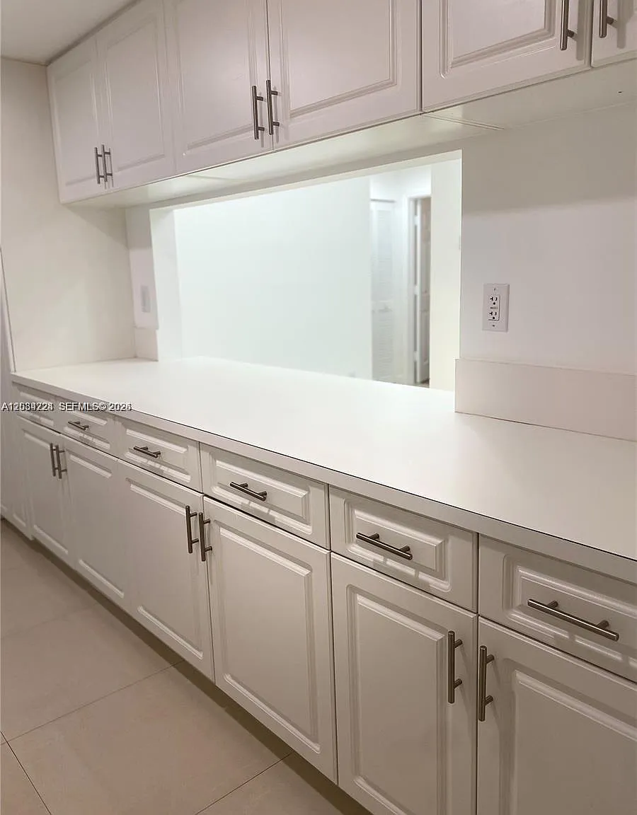 Doral House Condo No 2 — Photo 3