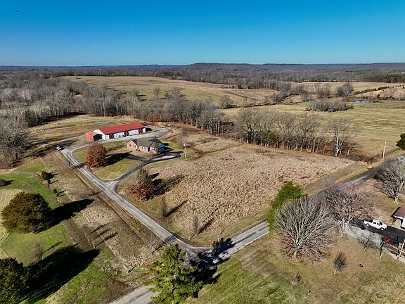 2nd image of 1505 Dutchman Lake Rd