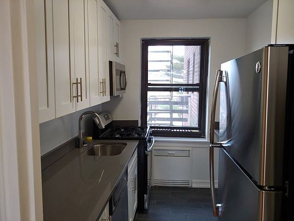 3rd image of 7311 Bell Blvd APT 4F